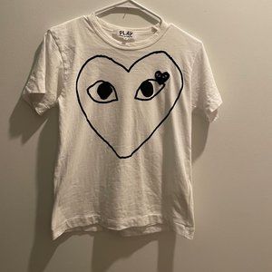Comme des Garcons PLAY T-Shirt with Logo Design - Size MEDIUM - LIKE NEW.